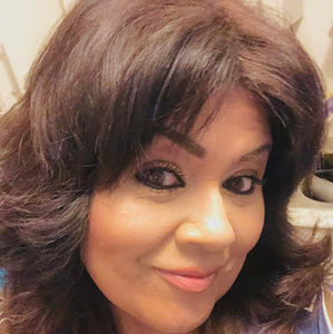 Meet your Posher, Yolanda